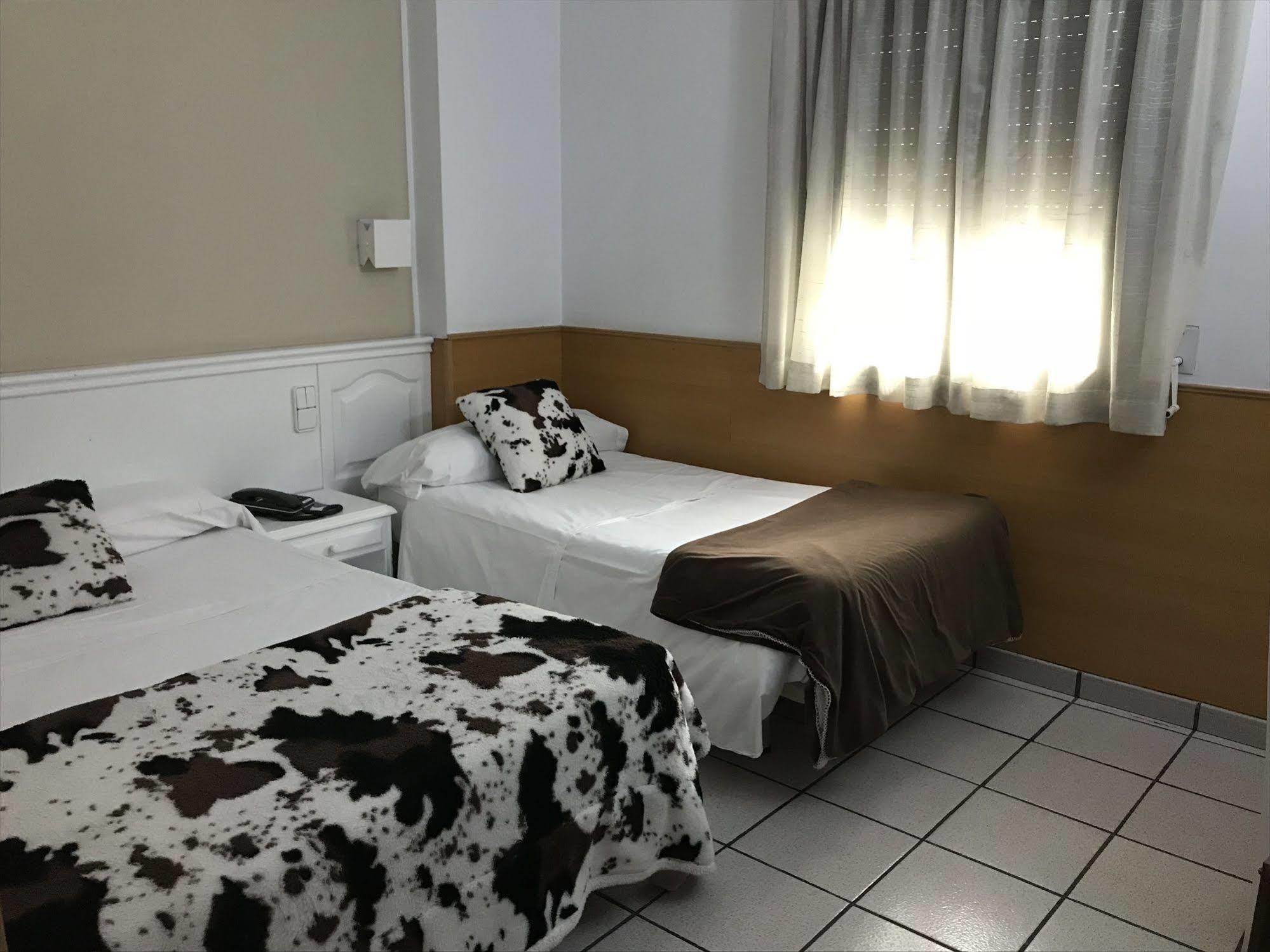 Hotel Pitiusa Andora  Zewnętrze zdjęcie